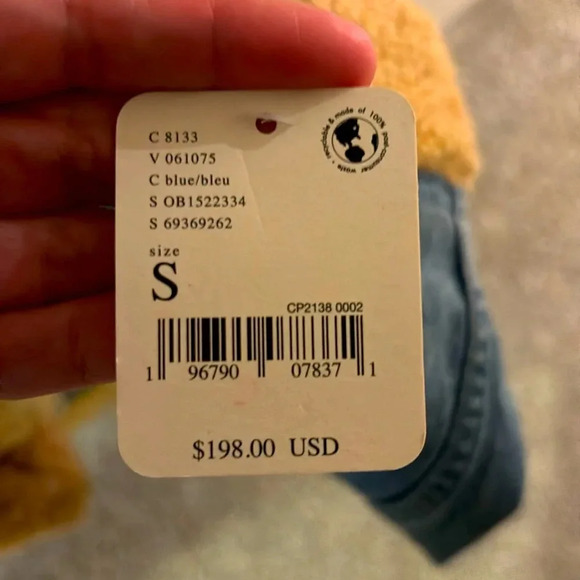 NWT women’s FREE PEOPLE blue denim jacket with faux fur trim size small - Picture 9 of 9